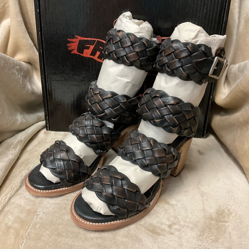 FREEBIRD BY STEVEN BAYOU INTERWOVEN LEATHER STRAPPY SANDALS IN BLACK SIZE 8 - Picture 3 of 11